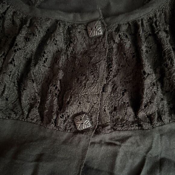 Kimchi Blue Urban Outfitters Black Lace Button Front Short Sleeve Top Size L - Picture 6 of 8